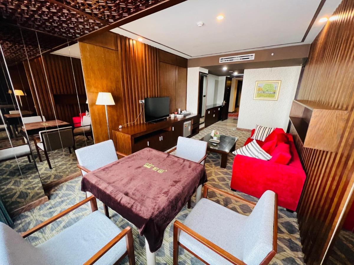 Le Indochina Hotel Bắc Ninh Exteriör bild